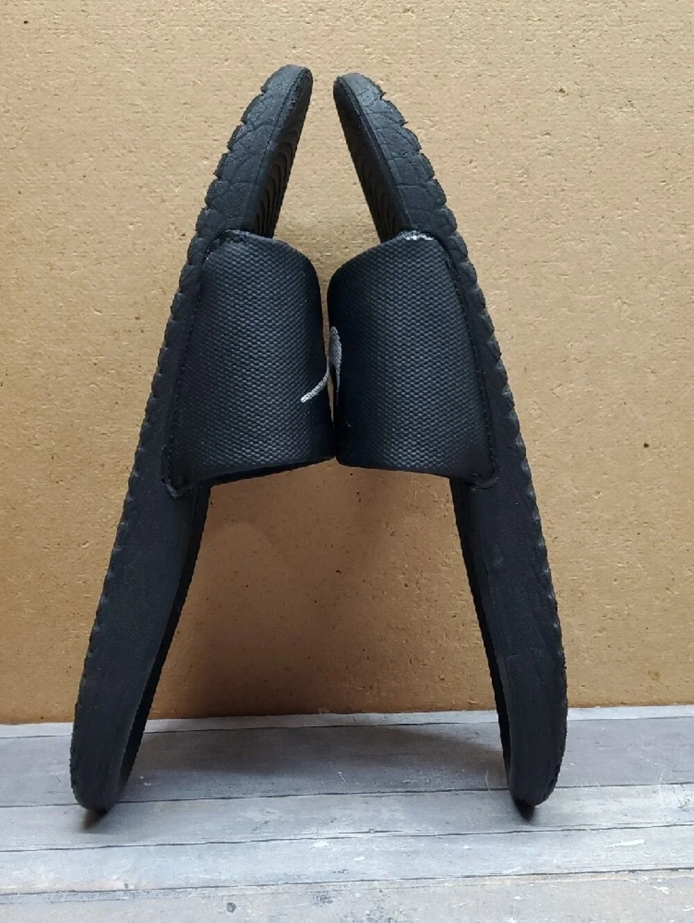 Nike Kawa Black Slide Sandals with White Swoosh Size 11/29 cm